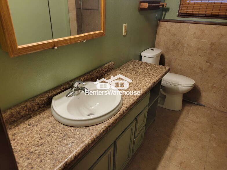 Building Photo - 1465 Cottonwood Rd