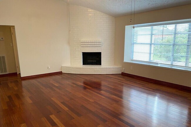 Building Photo - 1430 Kenforest Dr