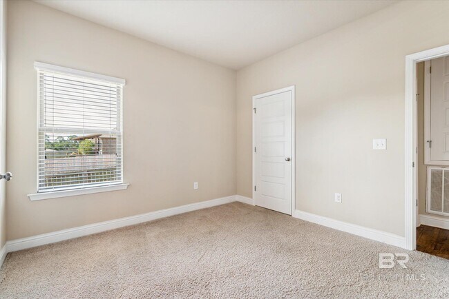 Building Photo - 13149 Kinlock Falls Ave