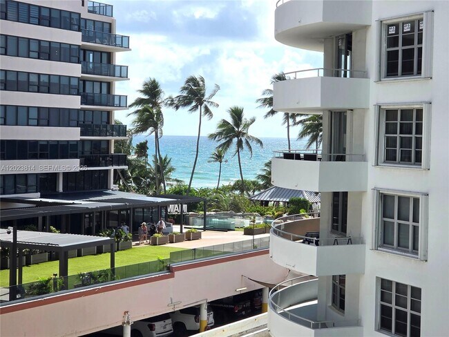 Building Photo - 5161 Collins Ave