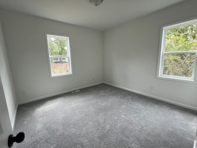 Building Photo - 3 Bedroom 2 Bathroom 2025 model house for rent