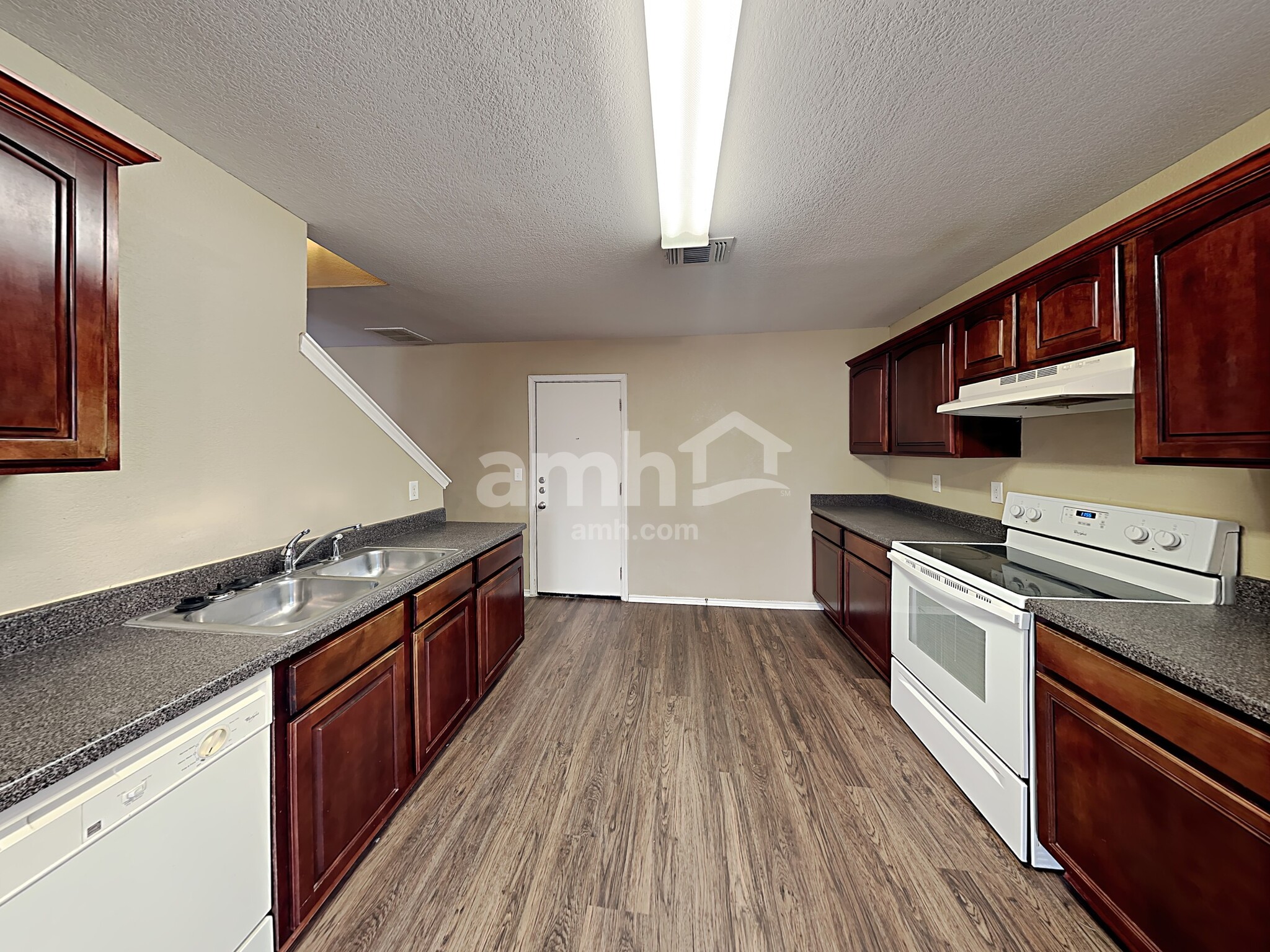 Building Photo - 9211 Mission Run