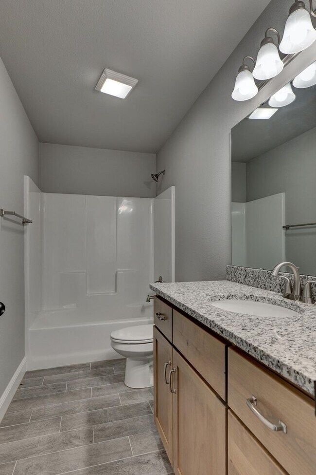 Building Photo - 802 Delaney Dr
