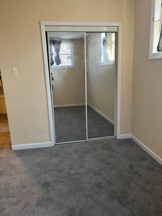 Basement bedroom - 3101 Waclark Plz SE