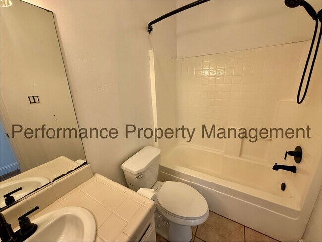 Building Photo - 4 Bed/2 Bath + Office in SW Bakersfield w/ RBP, Solar & $0 Deposit Option