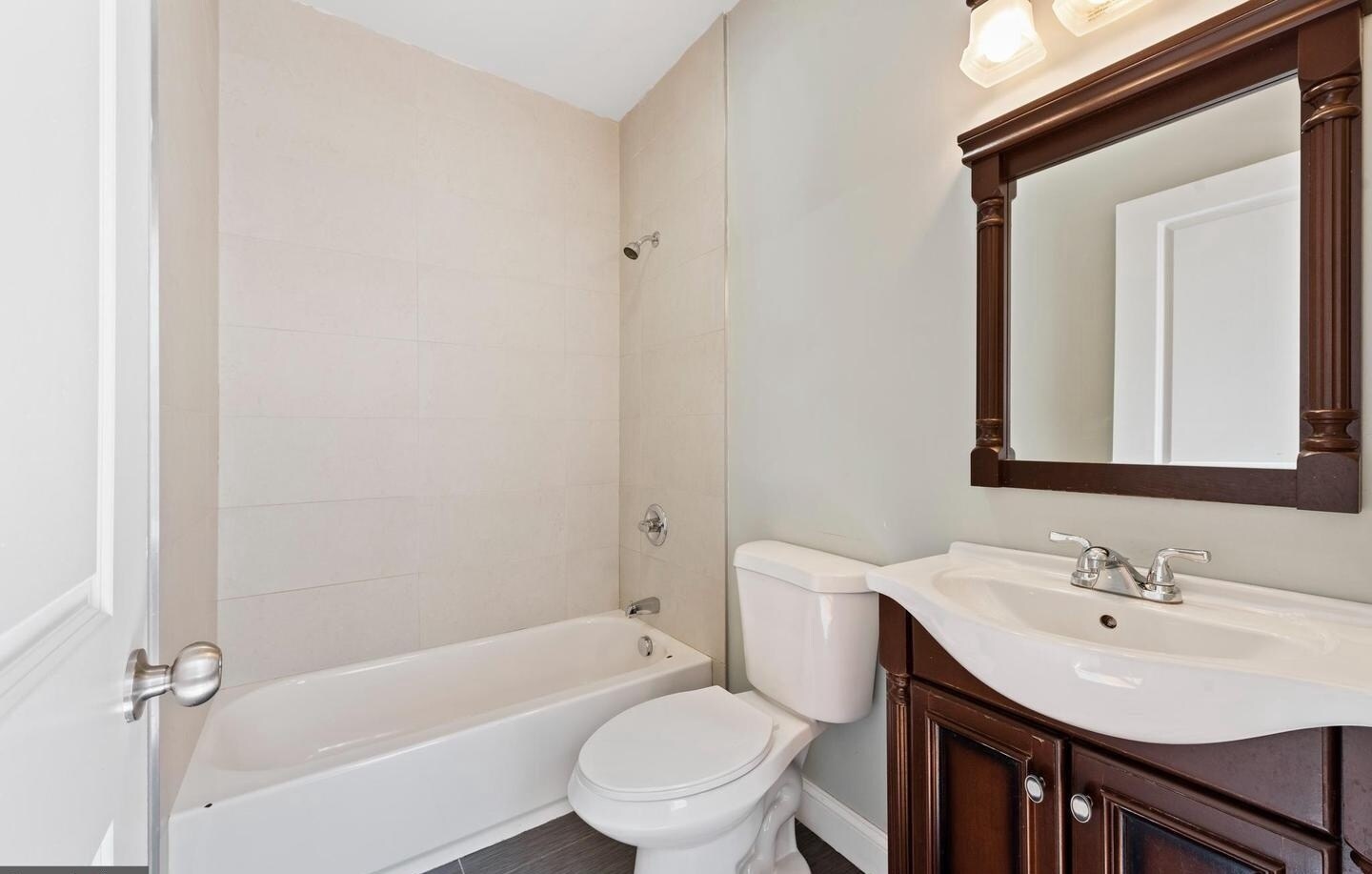 Building Photo - 2478 Frankford Ave