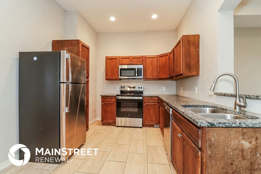 Building Photo - 623 Green Mound Dr