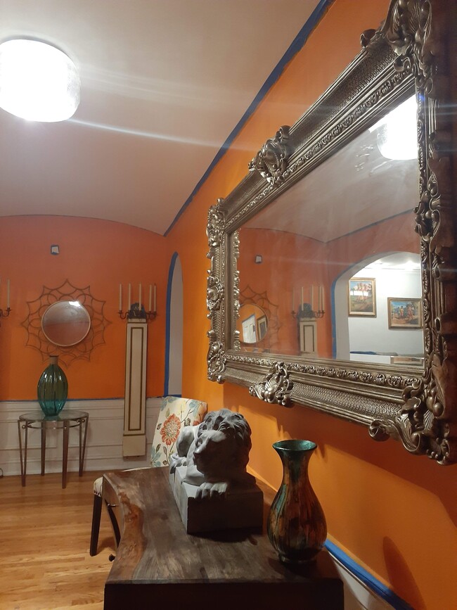 Building Photo - 6901 S Oglesby Ave