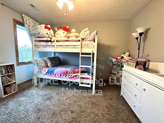 Building Photo - 4909 N 142nd St