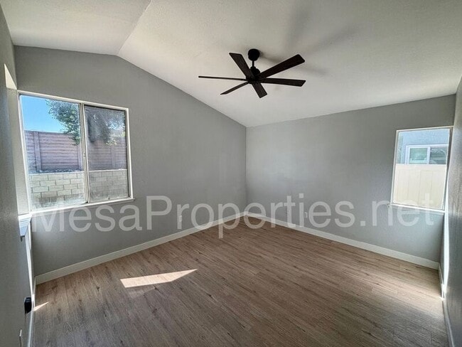 Building Photo - 1012 Alpine Ct