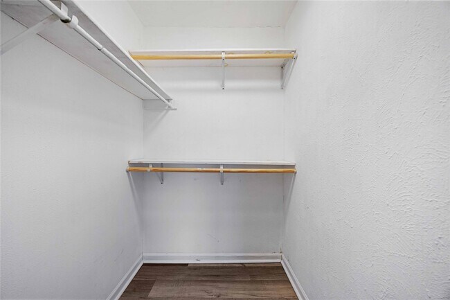 Building Photo - 14515 Merry Meadow Dr