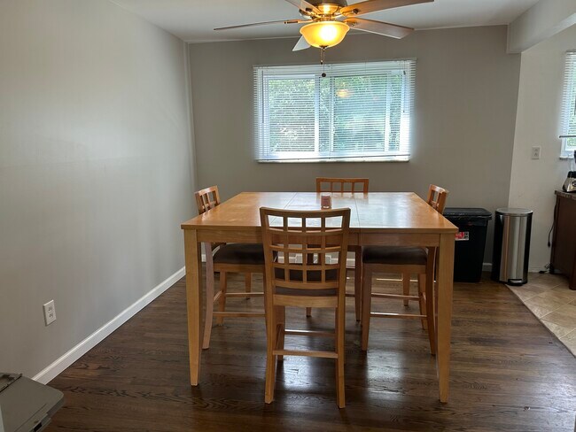 Building Photo - 602 Flint Rd