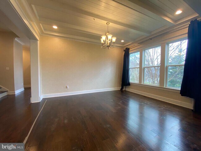 Building Photo - 2163 Potomac River Blvd