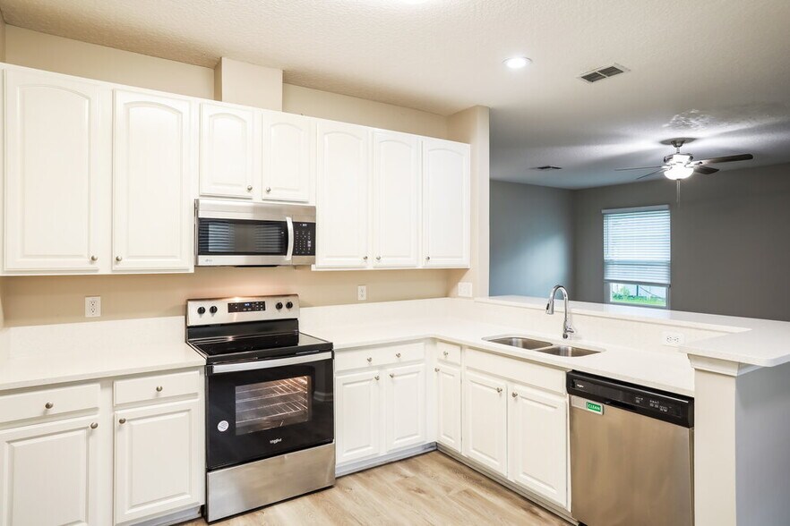 Building Photo - 179 Greenfield Dr
