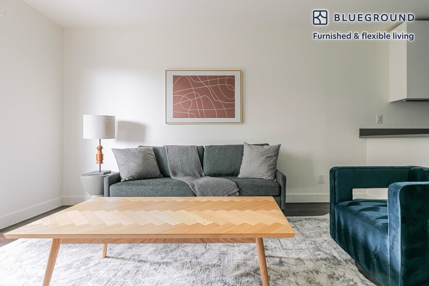 Building Photo - 655 S Fair Oaks Ave