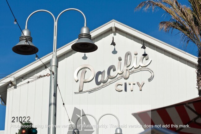 Building Photo - Gorgeous Huntington Beach Single Story Home!