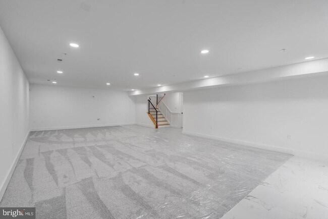 Building Photo - 4626 Brooks St NE