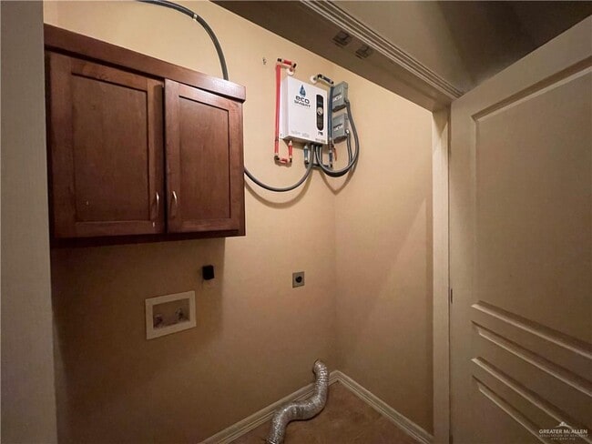 Building Photo - 13 Mimosa St