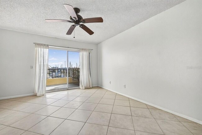 Building Photo - 1750 Harbor Pl