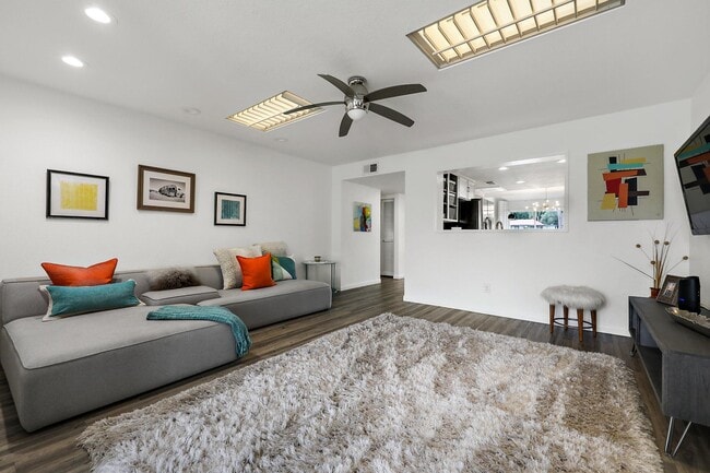 Building Photo - 27 Cll Encinitas