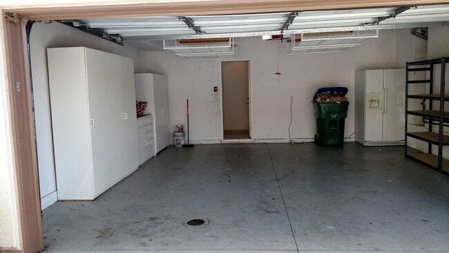 Building Photo - Amazing 4 bedroom home in gated community near highly rated schools and beach