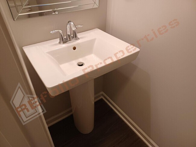 Building Photo - Great news! Application fee will be credited toward your first month’s rent upon lease is execute...