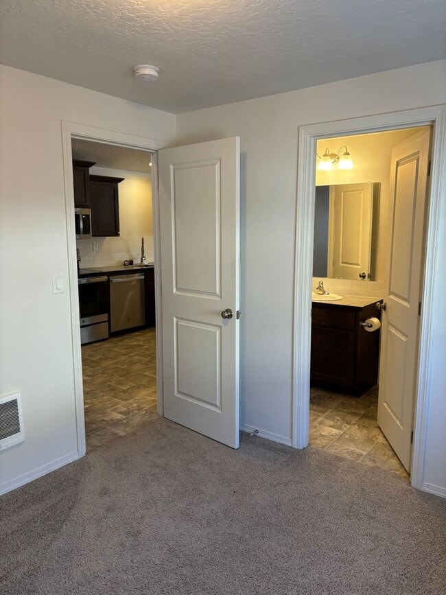 Building Photo - 51580 Stillwell