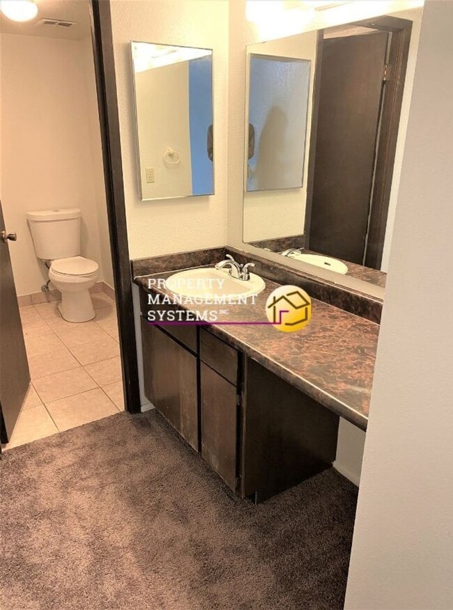 Building Photo - 1042qvc