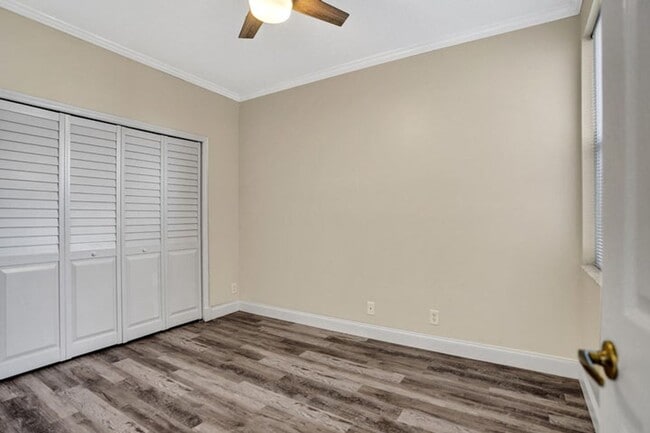 Building Photo - 16658 La Mesa Dr