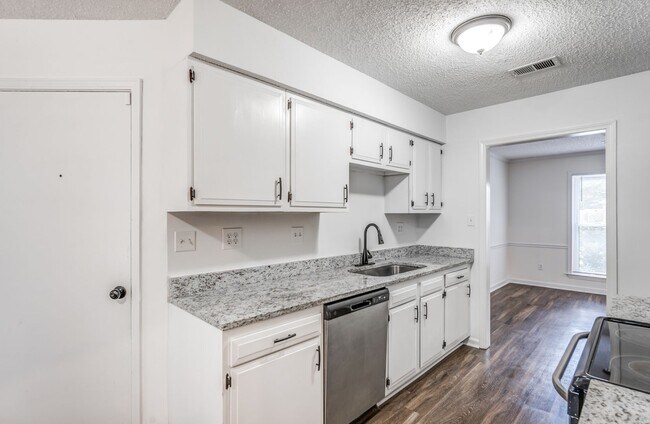 Building Photo - 1320 Fox Trace Dr