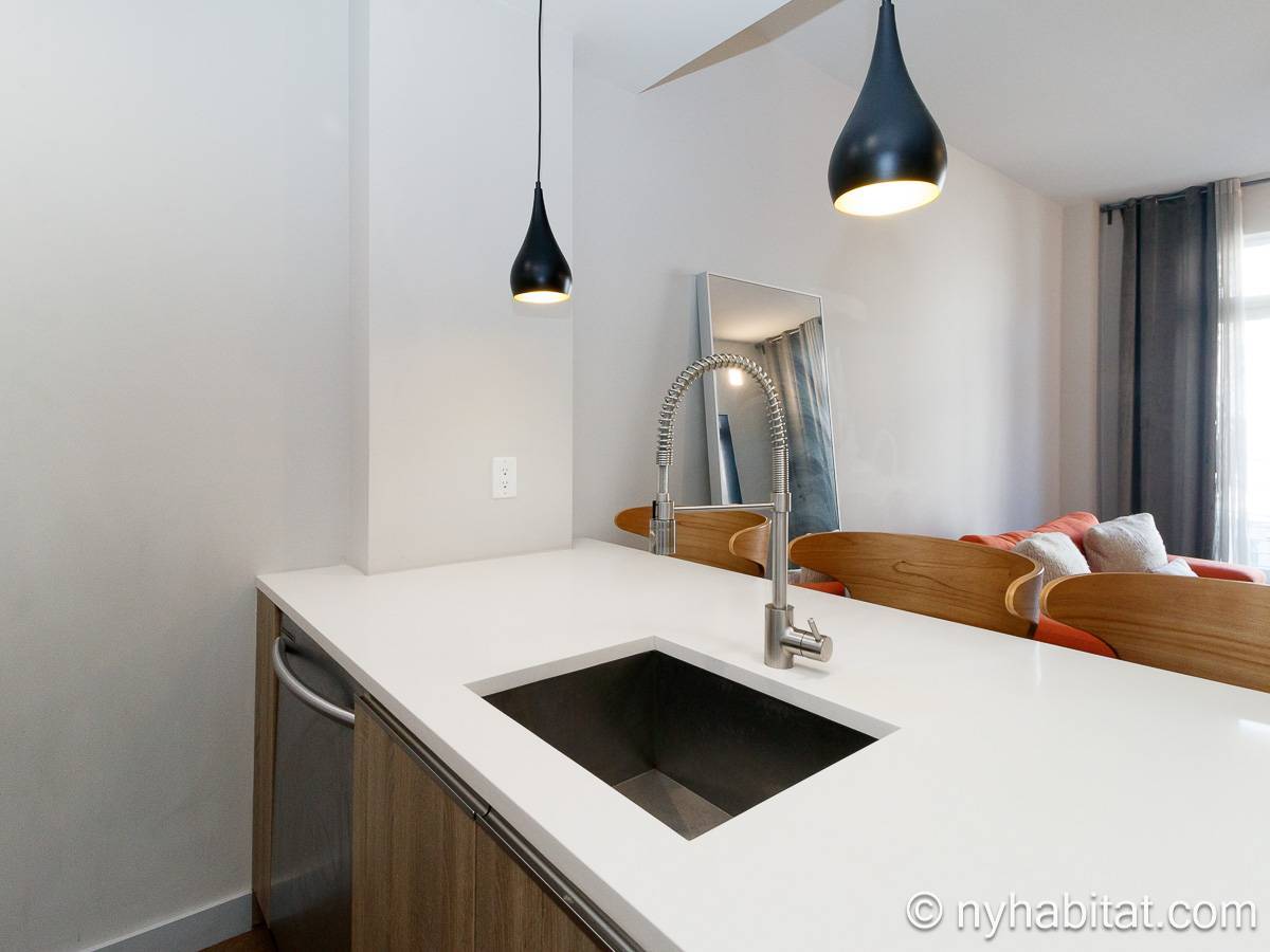 Building Photo - 1325 Herkimer St