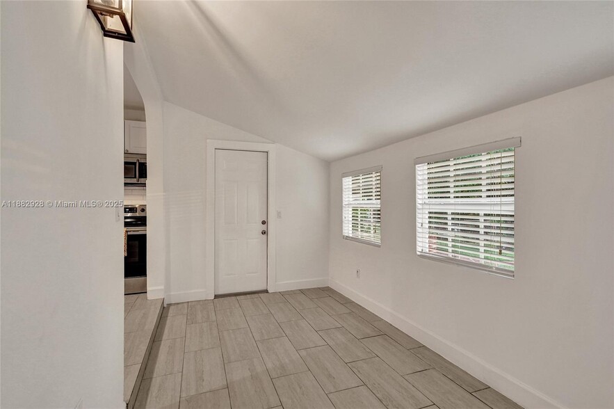 Building Photo - 4718 NW 15th Ave