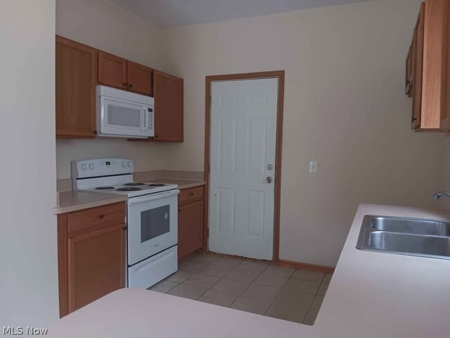 Building Photo - 4183 Westbrook Dr