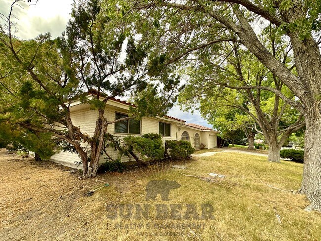 Building Photo - Ranch-style home with Spanish / Mediterranean influences!  Dog upon approval!