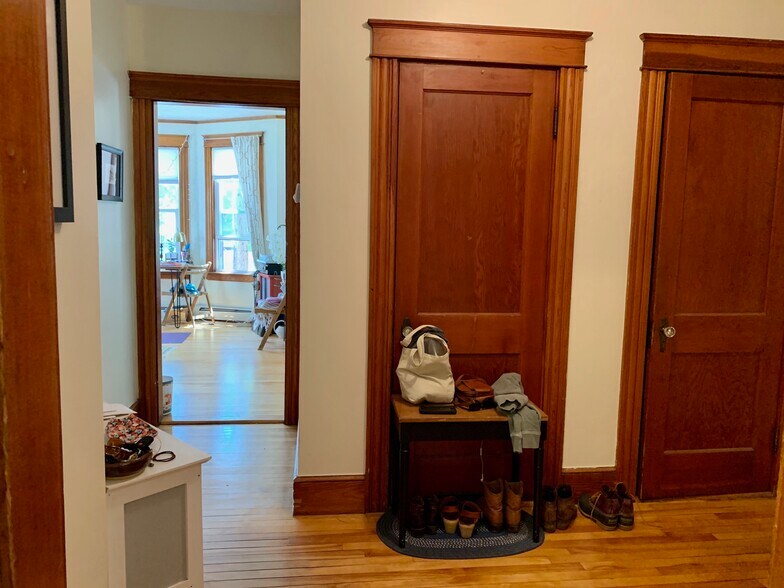 Building Photo - 21 Fessenden St