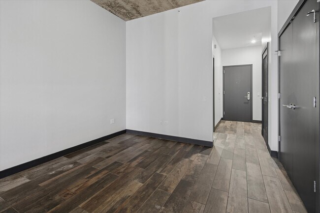 Building Photo - 171 N Aberdeen St