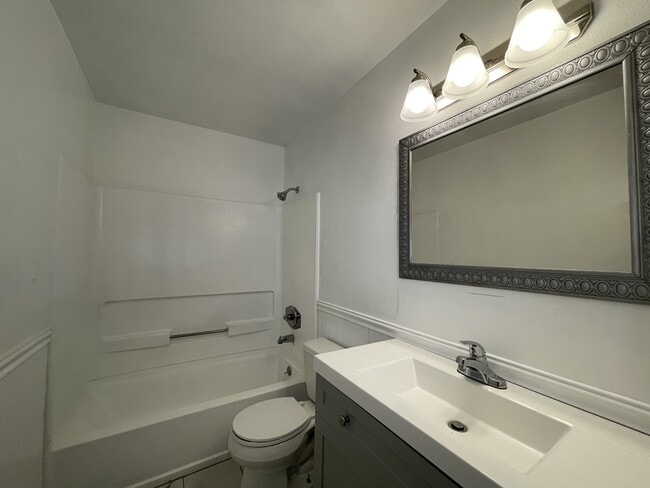 Building Photo - 1393 Nord Ave