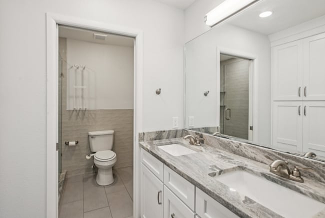 Building Photo - Beautiful 2 bedroom 2.5 bath condo with an...