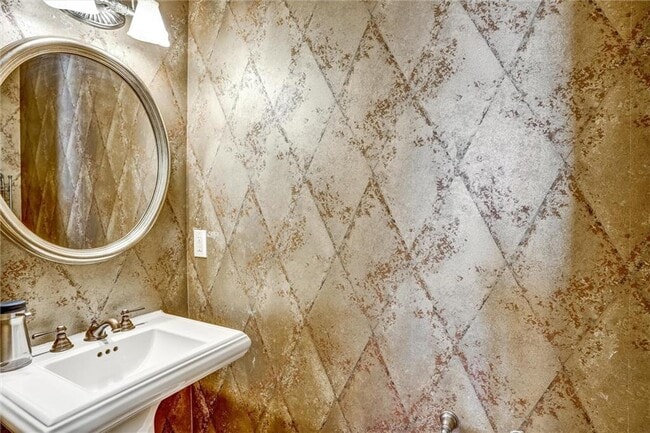 Building Photo - 1267 Francis St NW