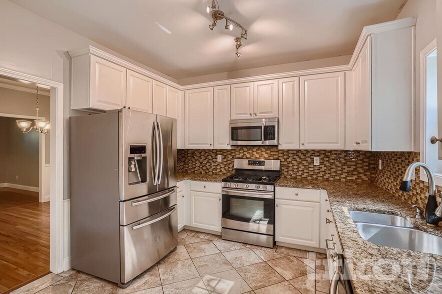 Building Photo - 7255 Lanier Cove Ct