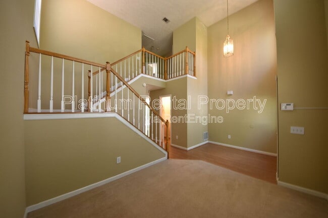 Building Photo - 950 Hillary Ln