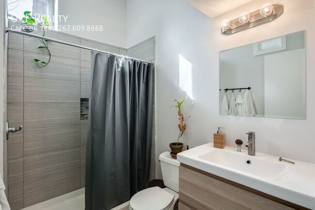 Building Photo - 1804-08 E. Hazzard-1B