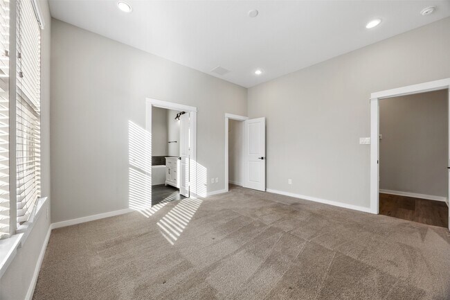Building Photo - 8451 Berry Brush Ln