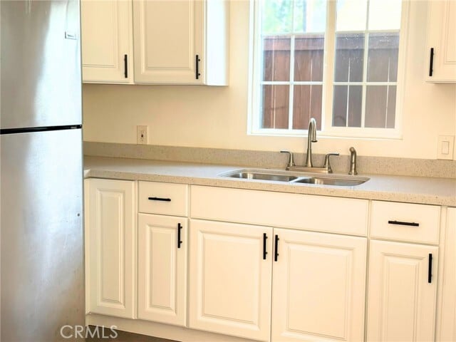 Building Photo - 204 S Starglen Dr