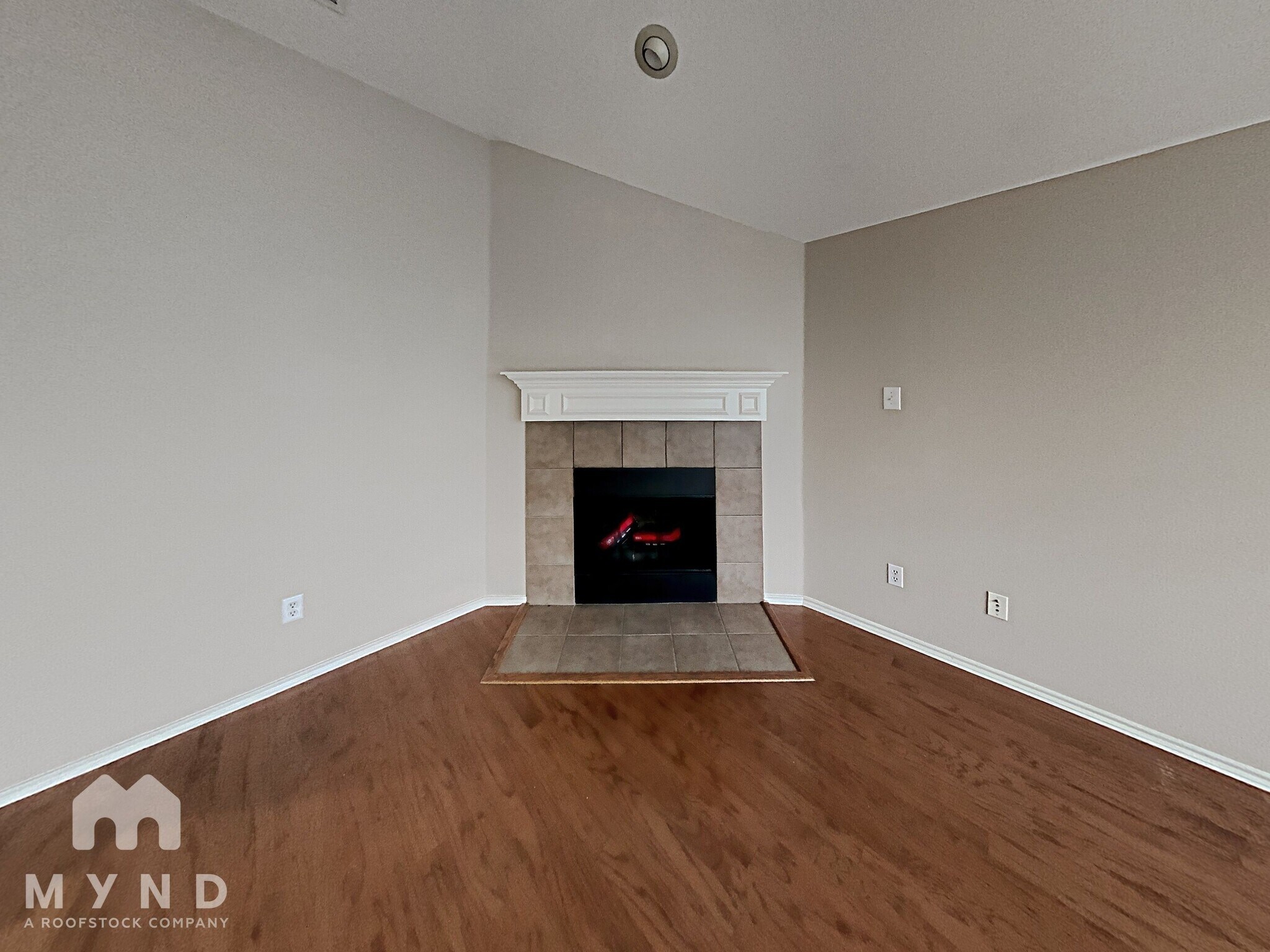 Building Photo - 1002 Camp Verde Dr