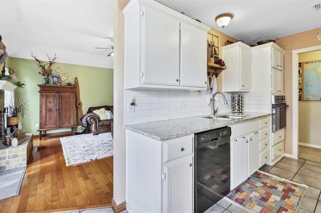 Building Photo - 6813 Hadley Dr