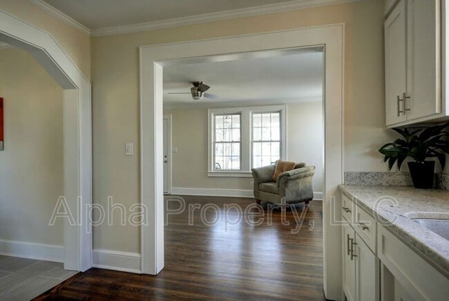 Building Photo - 407 S Florida Ave