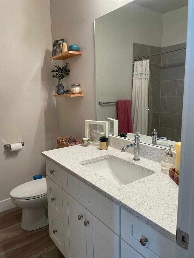 Third Floor Bathroom (3) - 1009 S 2740 E