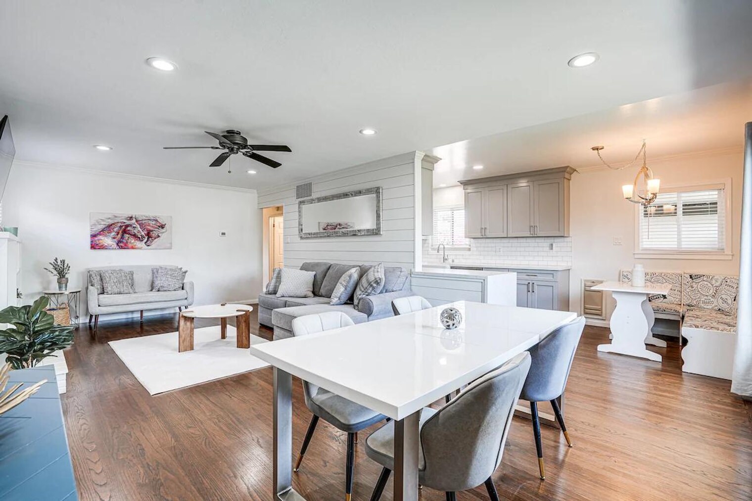 Building Photo - 1338 Thais Ln