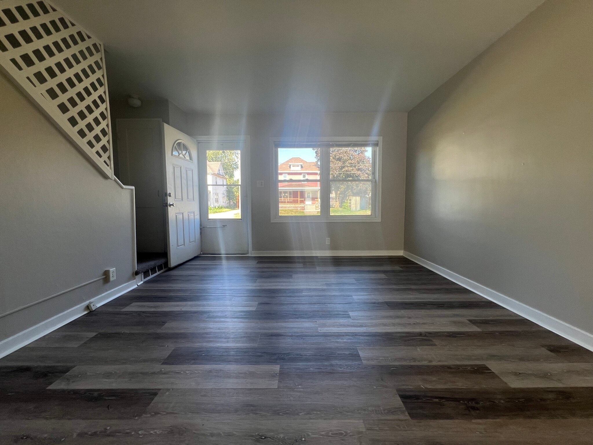 Building Photo - 124 Locust St